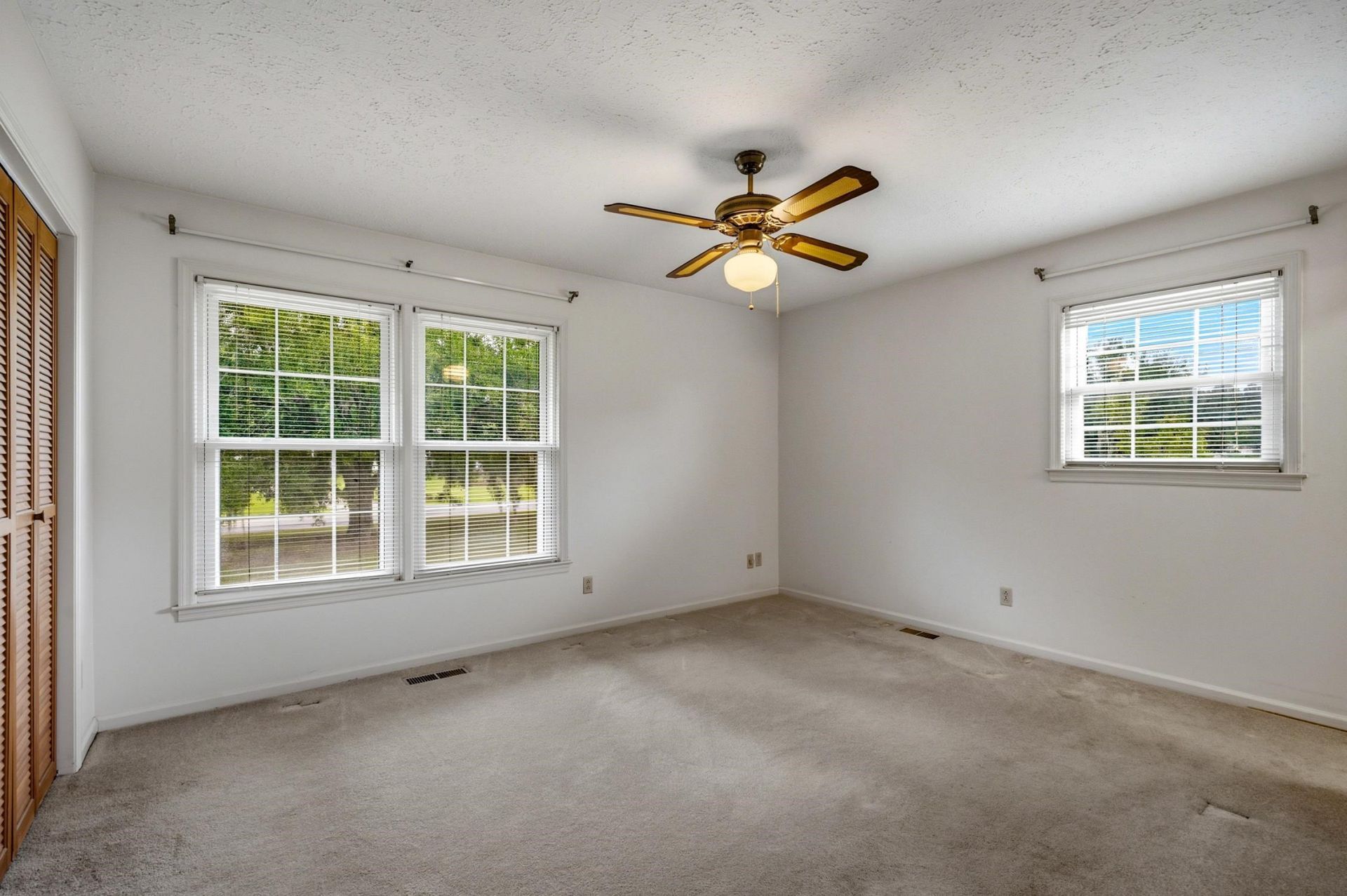 1007 Academy Dr. Photo 21