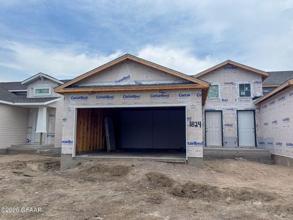 1824 TOBI Lane , Grand Forks, ND 58201