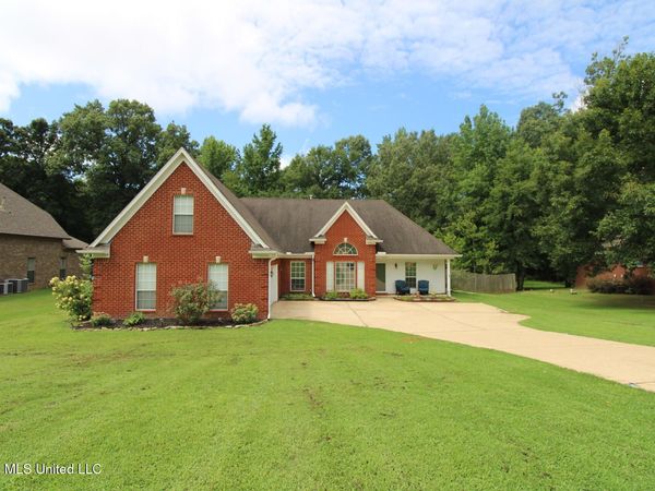 10095 Cypress Plantation Drive, Olive Branch, MS 38654