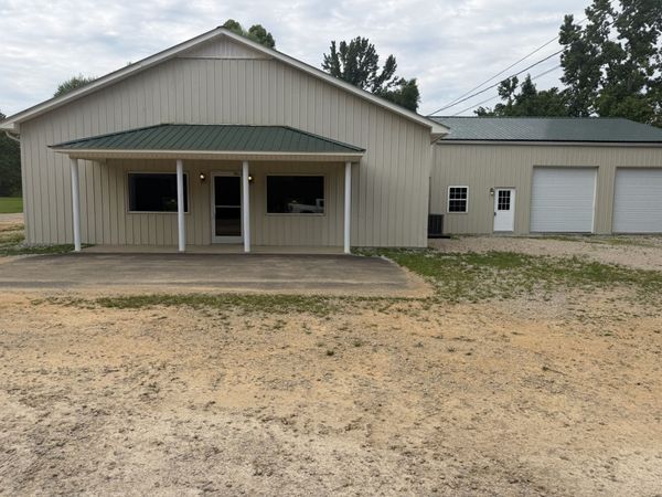 1414 Summertown Hwy , Hohenwald, TN 38462
