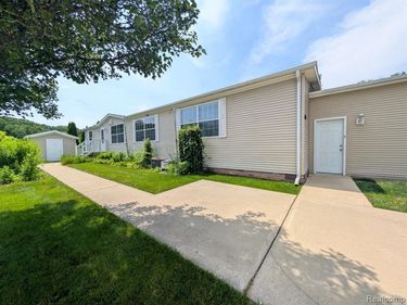 11766 Village Pines Court, Green Oak Twp, MI 48178