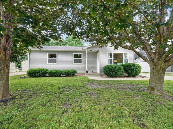 1239 Wren Road, Waterloo, IA 50701