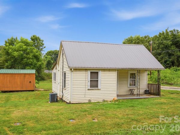43 N Highland Avenue, Granite Falls, NC 28630