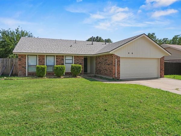 616 SW 23rd Street, Moore, OK 73160