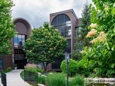 9700 Portland Avenue S, Unit 330, Bloomington, MN 55420