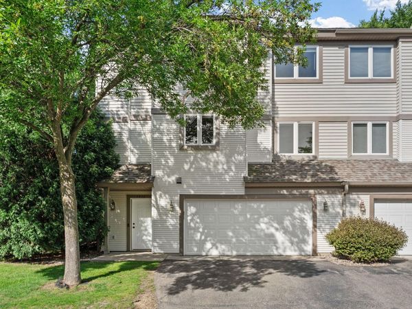 1416 Mcandrews Road E, Burnsville, MN 55337