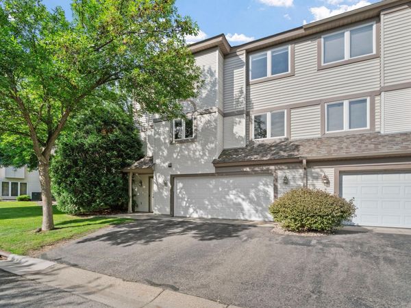 1416 Mcandrews Road E, Burnsville, MN 55337