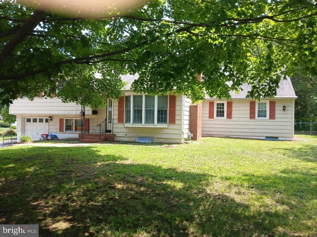 8 Tinker Drive, Mount Holly, NJ 08060 Main Photo