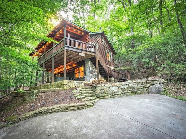 341 Valley View Road , Ellijay, GA 30536