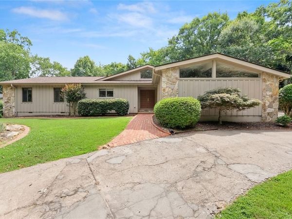 5672 High Harbor Court , Gainesville, GA 30504