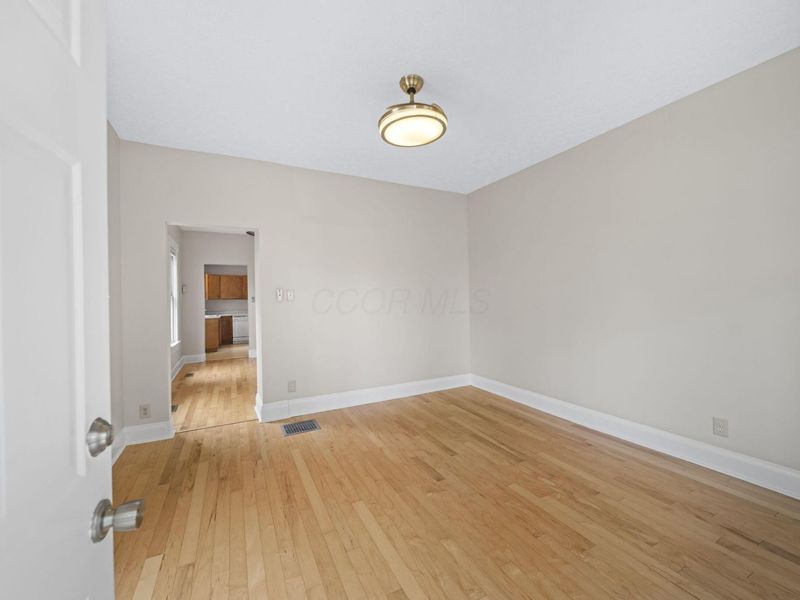 353 E Morrill Avenue, Columbus, OH 43207 Photo 5
