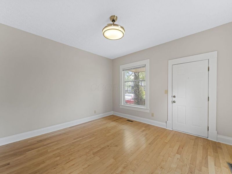 353 E Morrill Avenue, Columbus, OH 43207 Photo 6