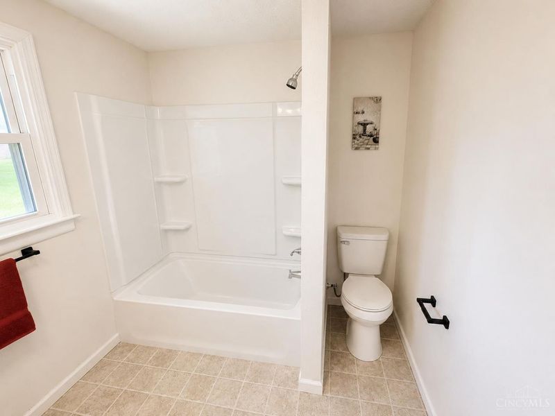 130 W Josie Avenue, Hillsboro, OH 45133 Photo 11