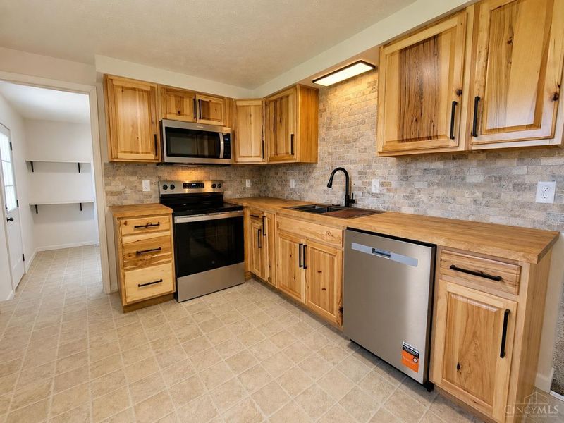 130 W Josie Avenue, Hillsboro, OH 45133 Photo 6