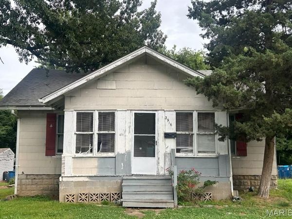 2916 Sanford Avenue , Alton, IL 62002