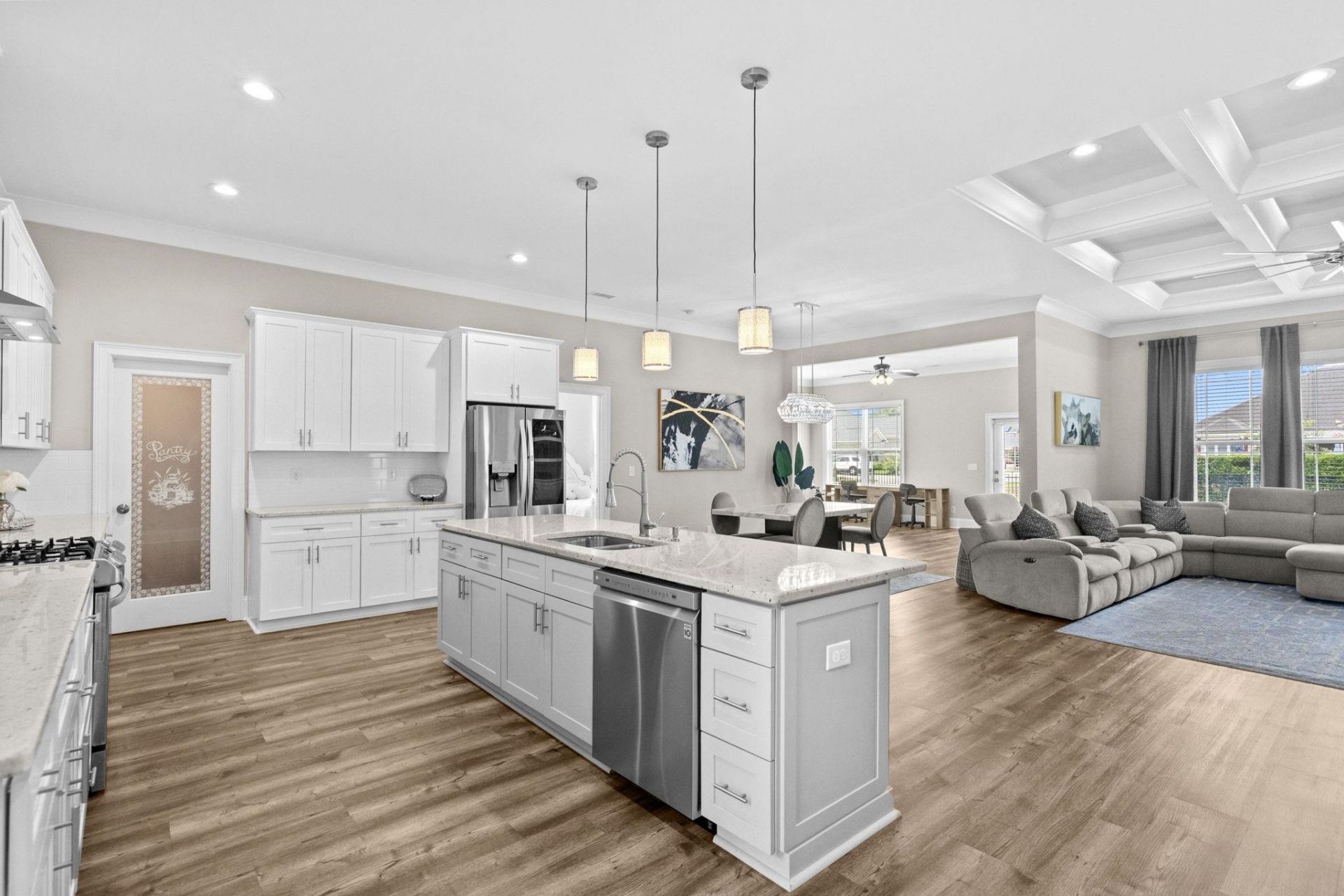 979 Henry James Dr. Photo 15