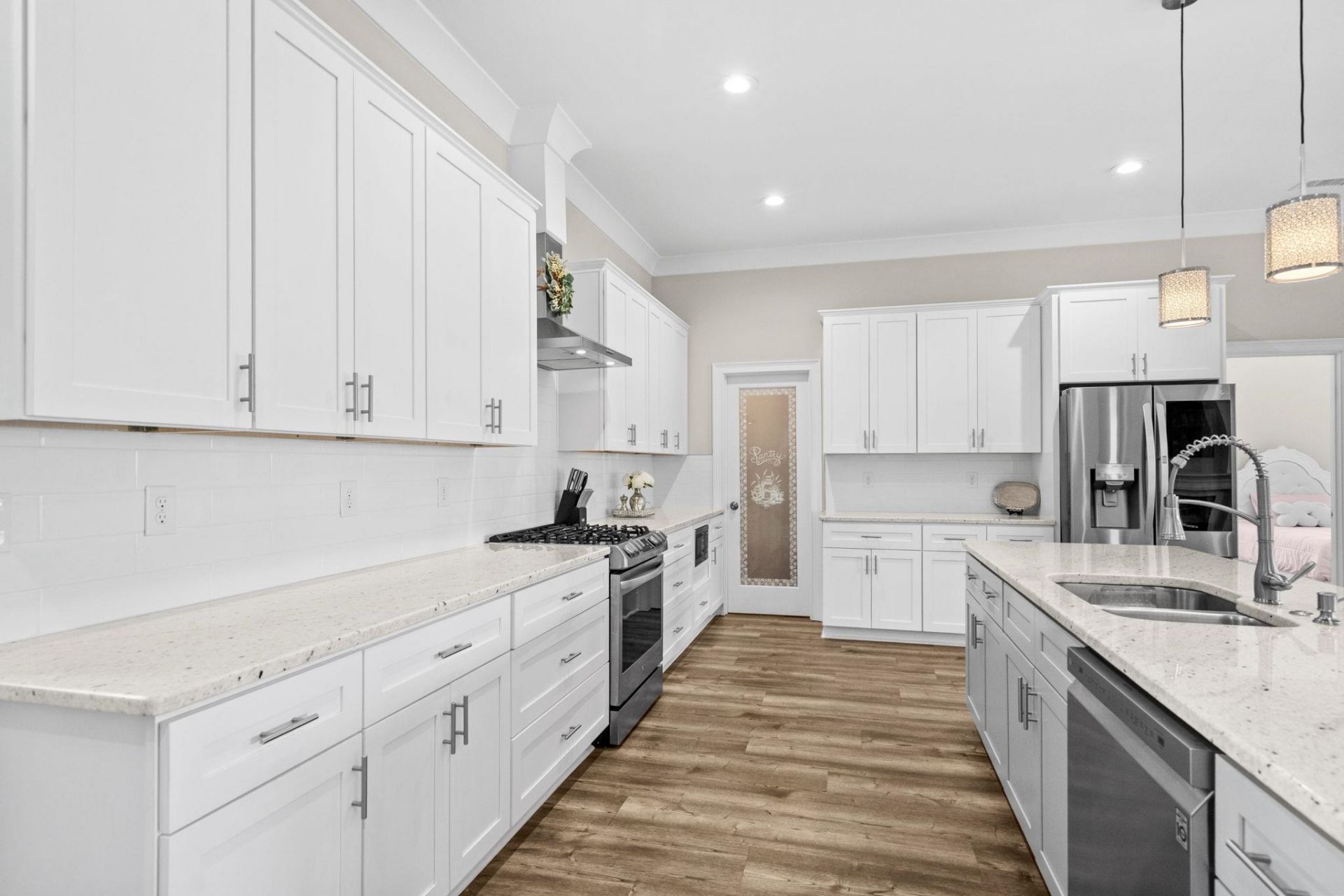 979 Henry James Dr. Photo 17