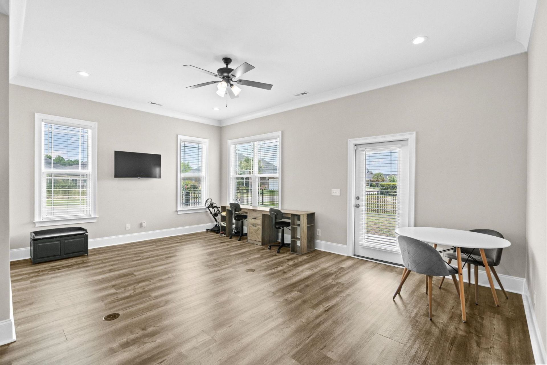 979 Henry James Dr. Photo 22