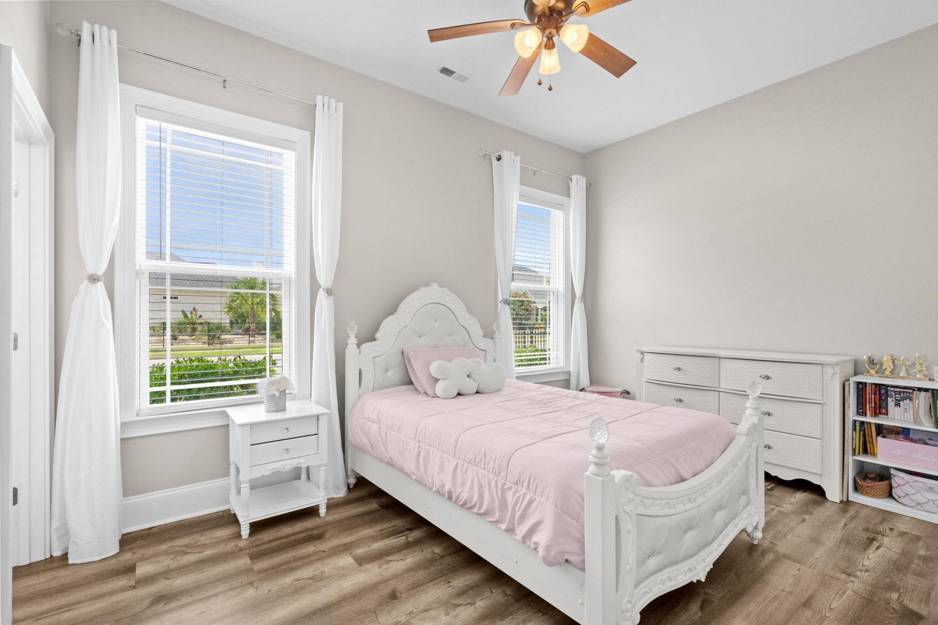 979 Henry James Dr. Photo 35