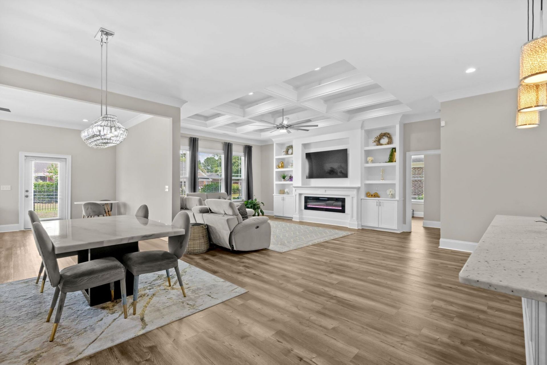 979 Henry James Dr. Photo 8