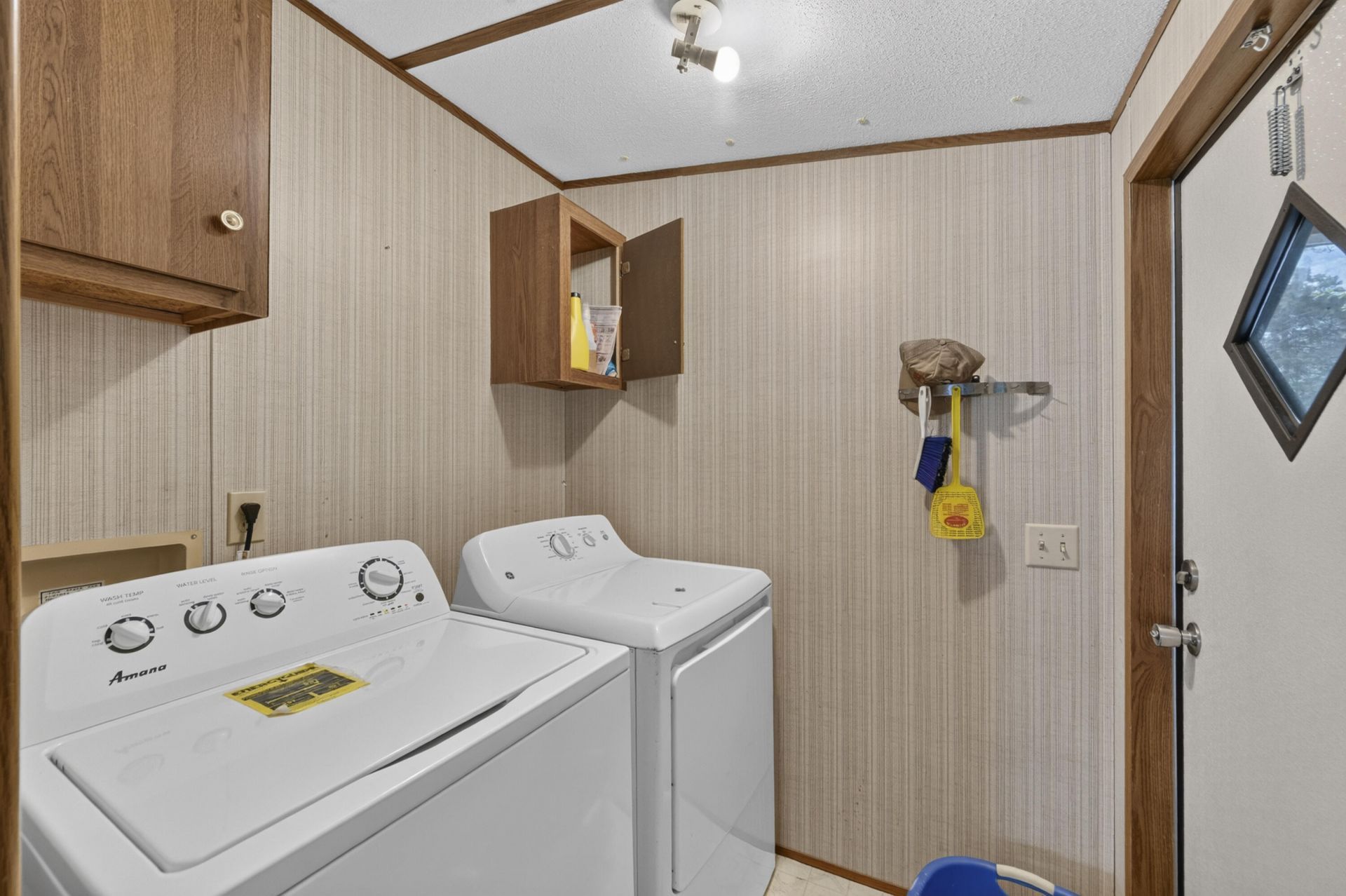 517 Helmet Lane Photo 17
