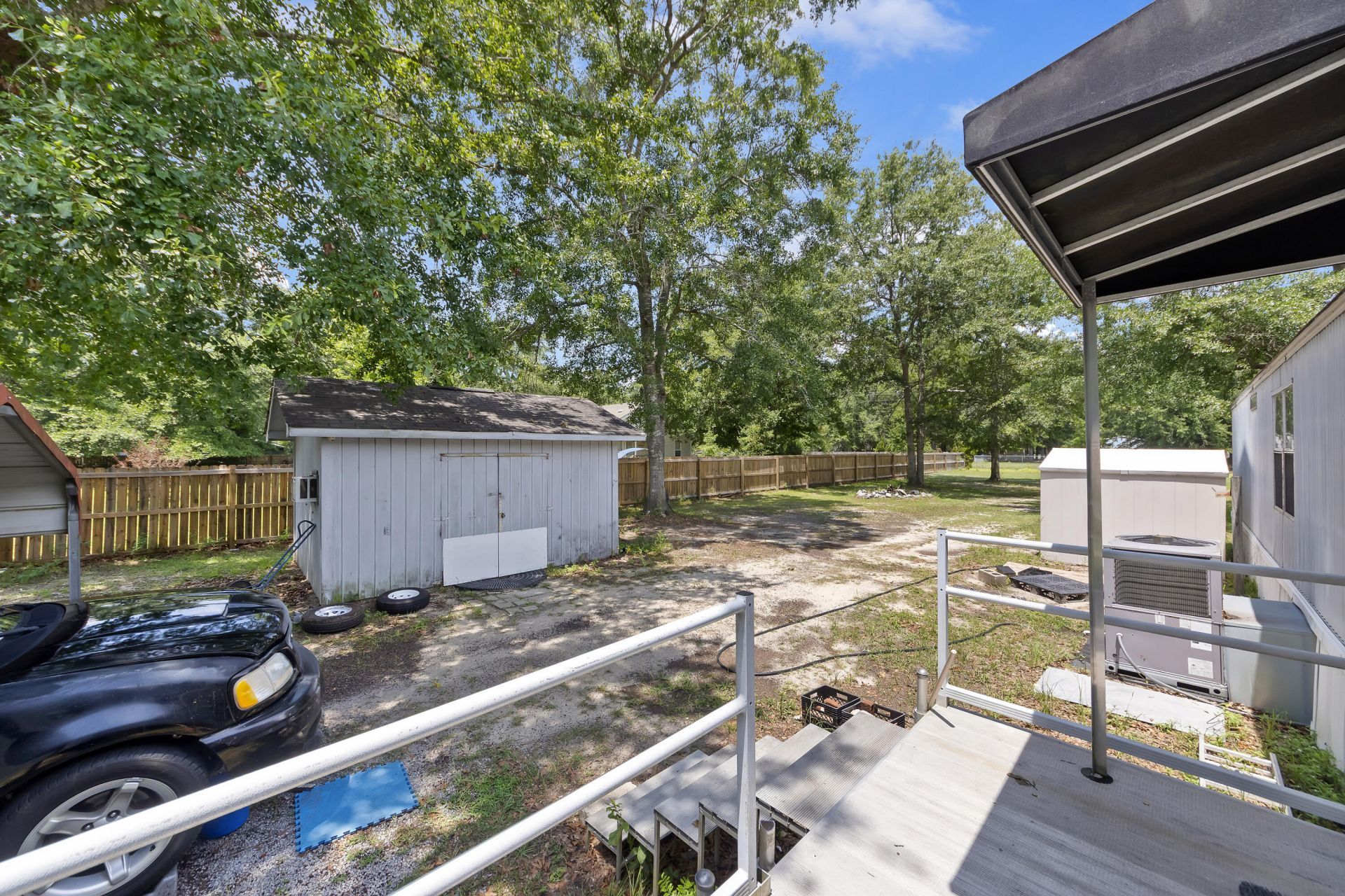 517 Helmet Lane Photo 9