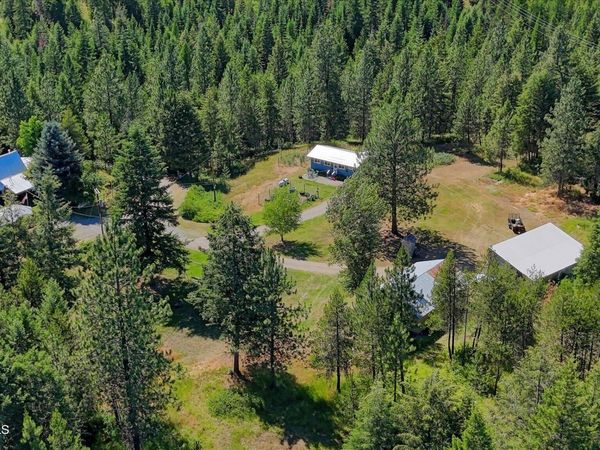 491 Pine View Ln , Spirit Lake, ID 83869