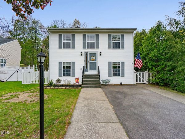 37 Wicken Square, Albany, NY 12205