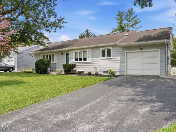 216 E Yates Avenue , Findlay, OH 45840