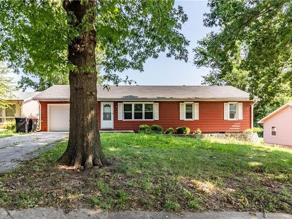 403 Benjamin Drive, Warrensburg, MO 64093