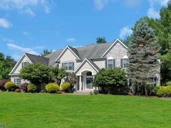 15 Mattben Dr, Warren, NJ 07059