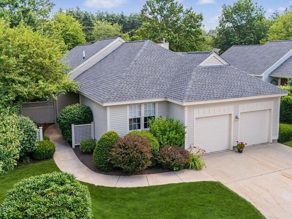 27 Gleneagle Drive, Bedford, NH 03110