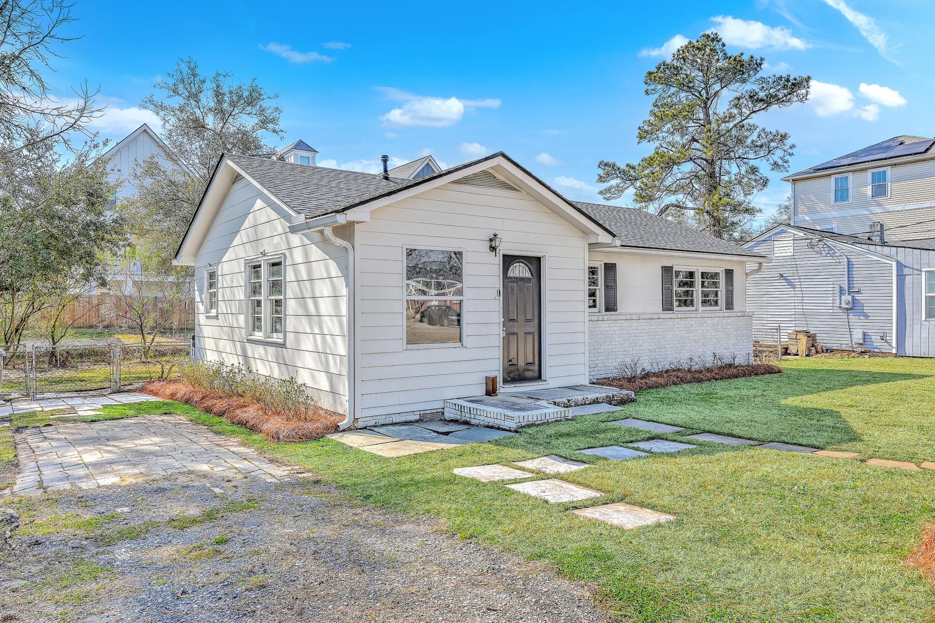 1089 Buist Avenue Photo 5
