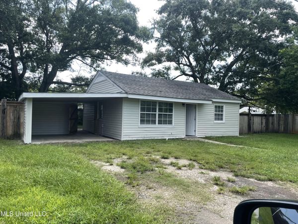 1102 14th Street, Pascagoula, MS 39567