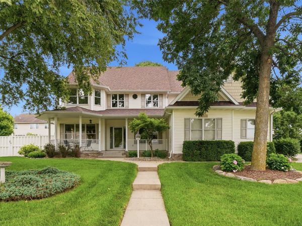 13228 Rocklyn Drive, Urbandale, IA 50323