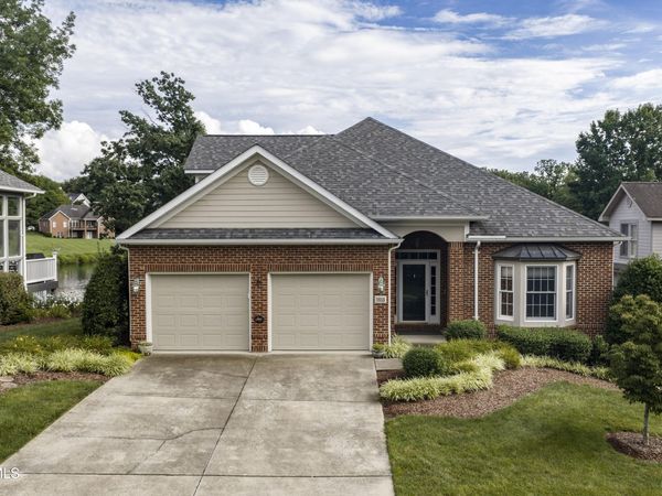 1833 Waters Edge Drive, Johnson City, TN 37604