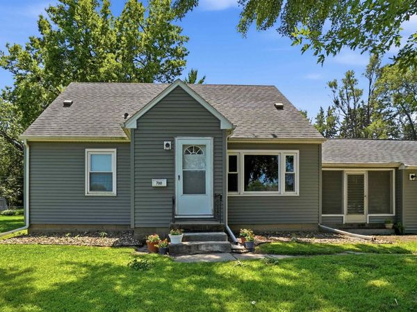 700 Cornwall Avenue, Waterloo, IA 50702