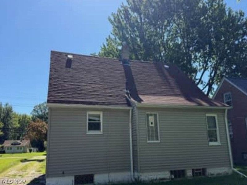 6926 Mckenzie Road, Olmsted Falls, OH 44138 Photo 2