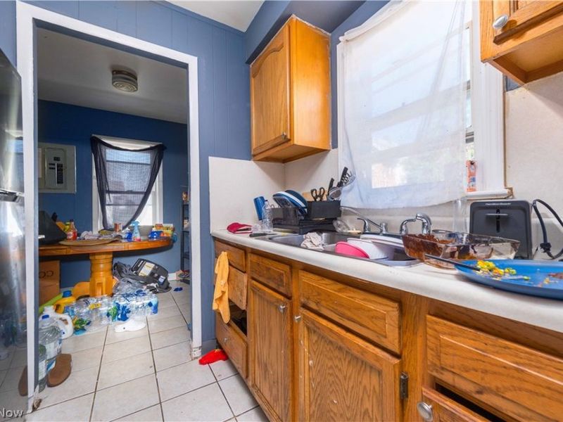 898 Wayside Road, Cleveland, OH 44110 Photo 10