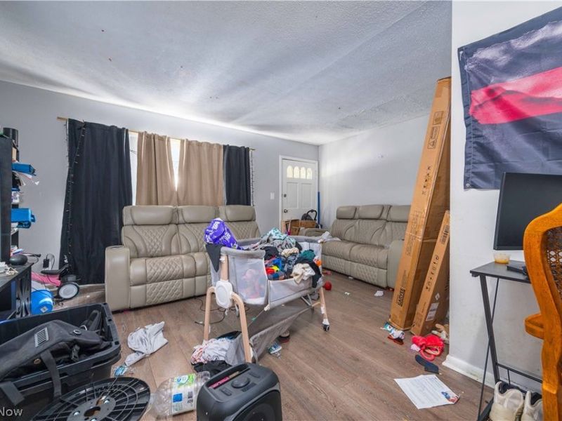 898 Wayside Road, Cleveland, OH 44110 Photo 12