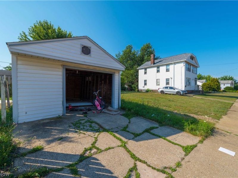 898 Wayside Road, Cleveland, OH 44110 Photo 21