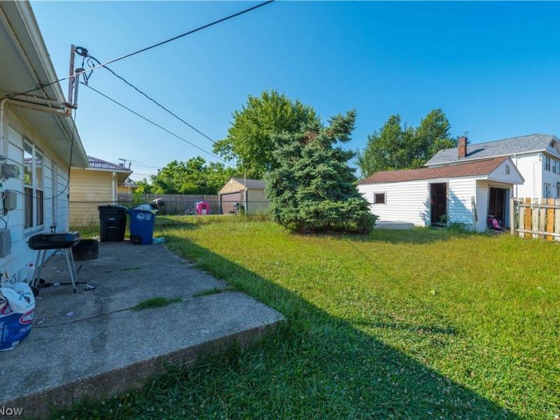 898 Wayside Road, Cleveland, OH 44110 Photo 23