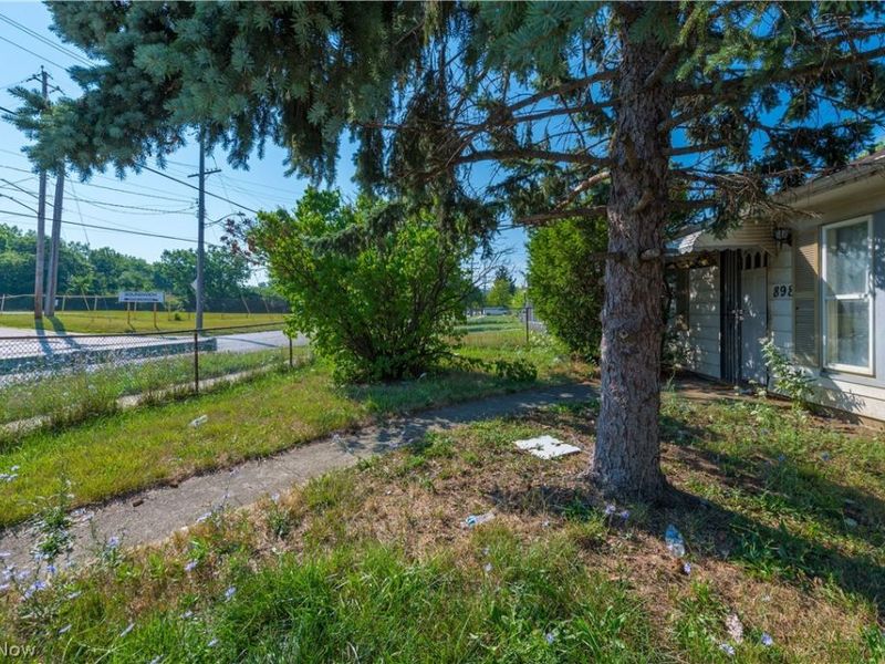 898 Wayside Road, Cleveland, OH 44110 Photo 5