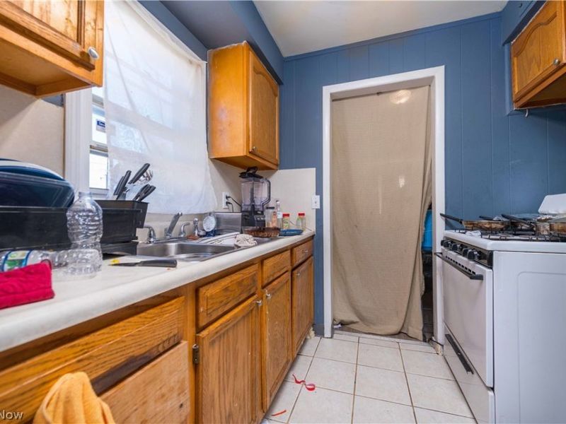 898 Wayside Road, Cleveland, OH 44110 Photo 8