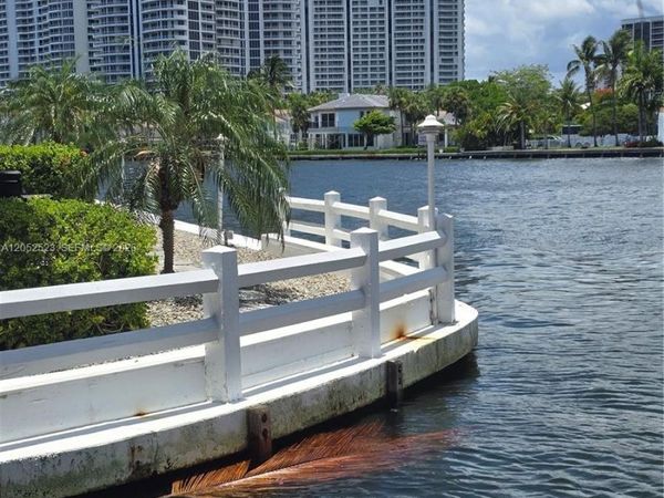 3177 S Ocean Dr, Unit 217, Hallandale Beach, FL 33009