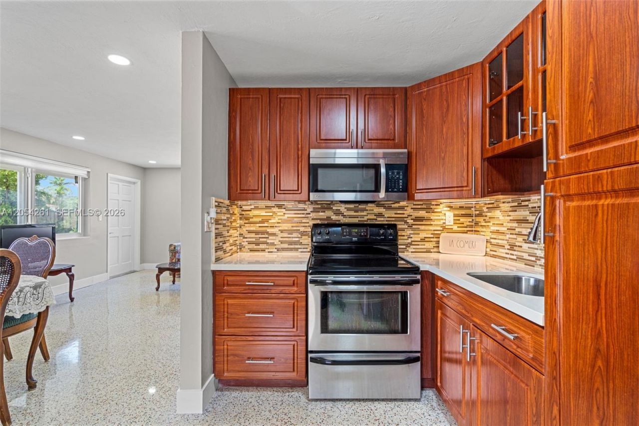 766 E 36th St, Hialeah, FL 33013 Photo