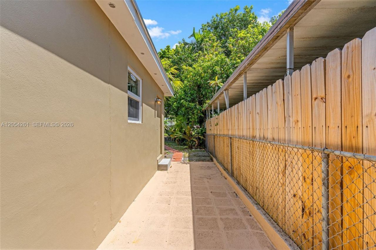 766 E 36th St, Hialeah, FL 33013 Photo