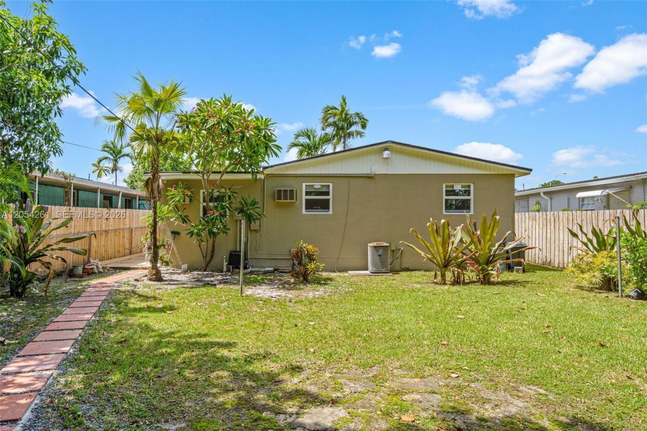 766 E 36th St, Hialeah, FL 33013 Photo