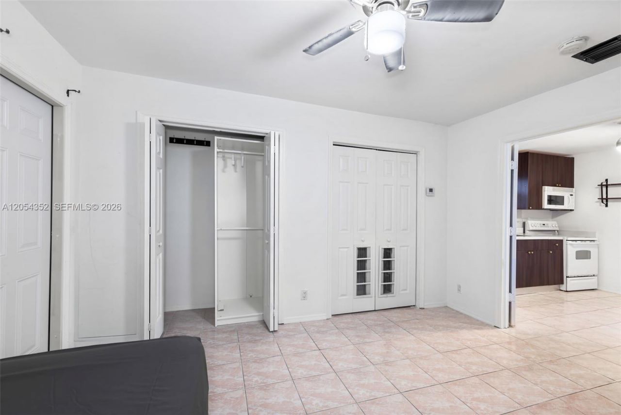 23 SW 8th St , Hallandale Beach, FL 33009 Photo