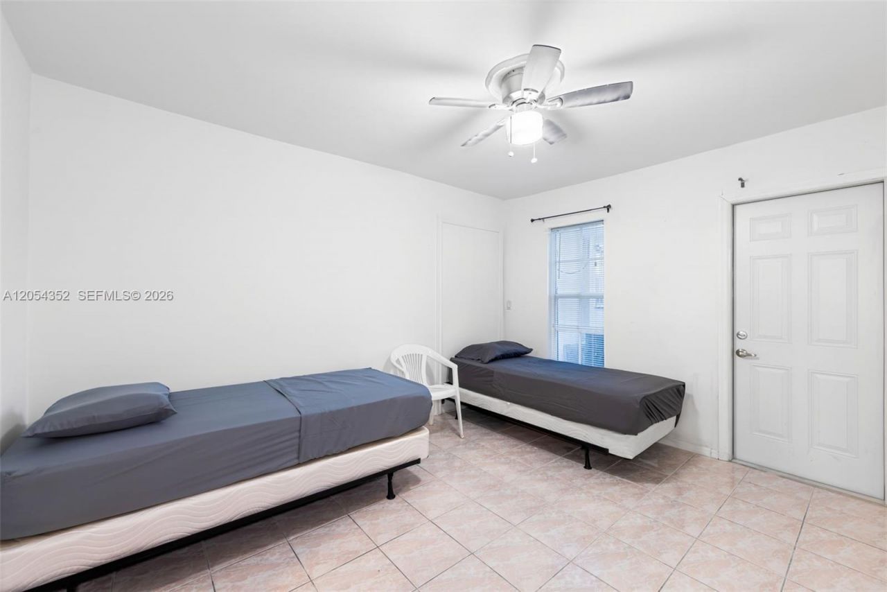 23 SW 8th St , Hallandale Beach, FL 33009 Photo